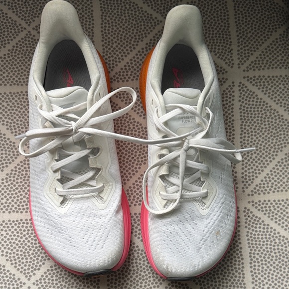 Altra Women’s White Running Shoes with Pink & Orange Midsole experience flow 2 - Picture 2 of 4
